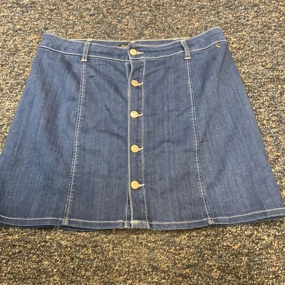 Celebrity Pink Button Up Denim Skirt sz. 13